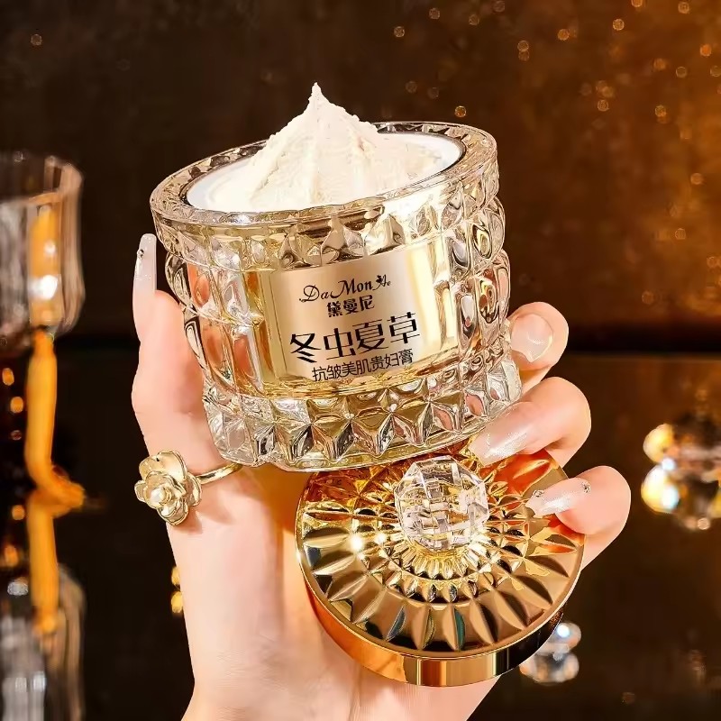 Cordyceps Sinensis Luxury Nobl - Luxury Skincare Whitening Cream recensione e prezzo